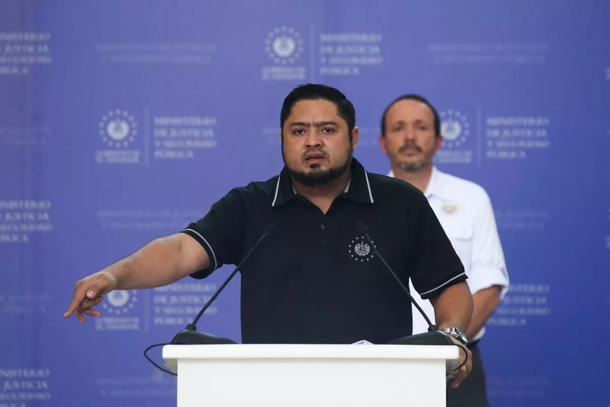 Director of correctional facilities says prisoners will only get two meals per day / Director de Centros Penales dice que solo darán dos tiempos de comida a reos