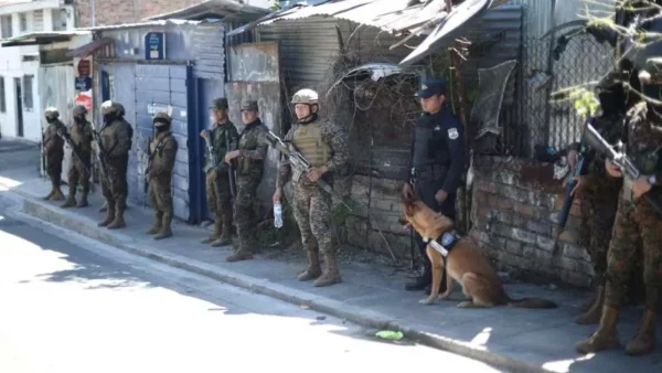 New Police Director Must Defend Human Rights, Analysts Say — Nuevo director de la PNC debe defender derechos humanos, según analistas