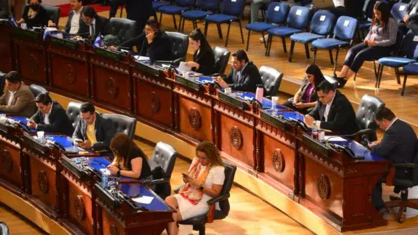 “Assembly Becoming an Entity That Doesn’t Listen” — “La Asamblea se está convirtiendo en un ente que no escucha”