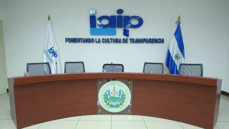 El Salvador is becoming less transparent and offers less access to information, according to specialists — El Salvador es cada vez menos transparente y brinda menos acceso a la información, según especialistas