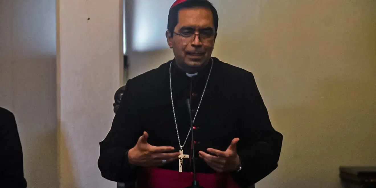 Archbishop of San Salvador Refrains from Taking Stance on Current Issues — Arzobispo de San Salvador evitar tomar postura ante temas coyunturales