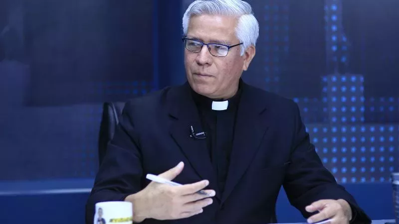 Father Vicente Chopin qualifies the presidential reelection as “betrayal” — Padre Vicente Chopin califica como “traición” la reelección presidencial