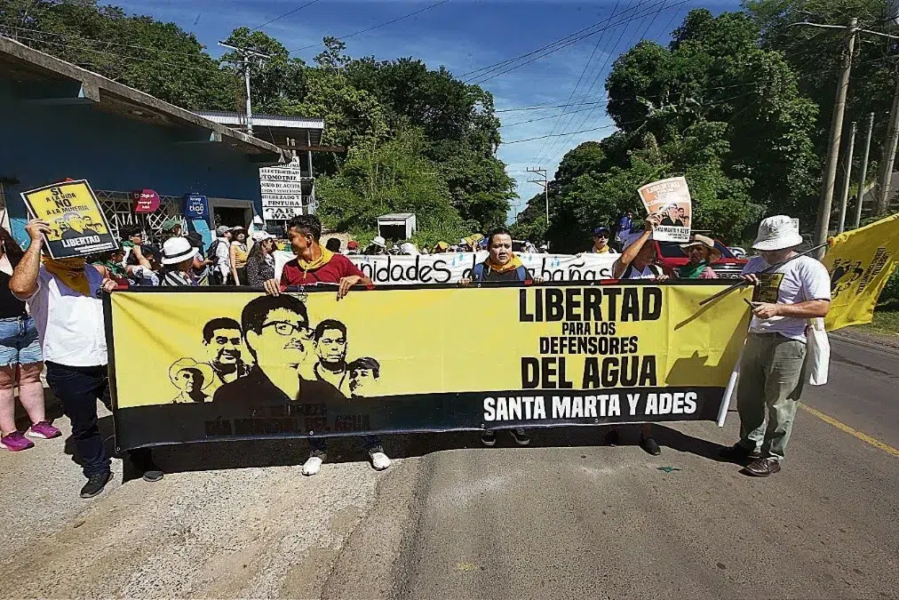 Postponement of Hearing in Santa Marta Case Deemed Cruel — Consideran cruel la postergación de audiencia en el caso Santa Marta