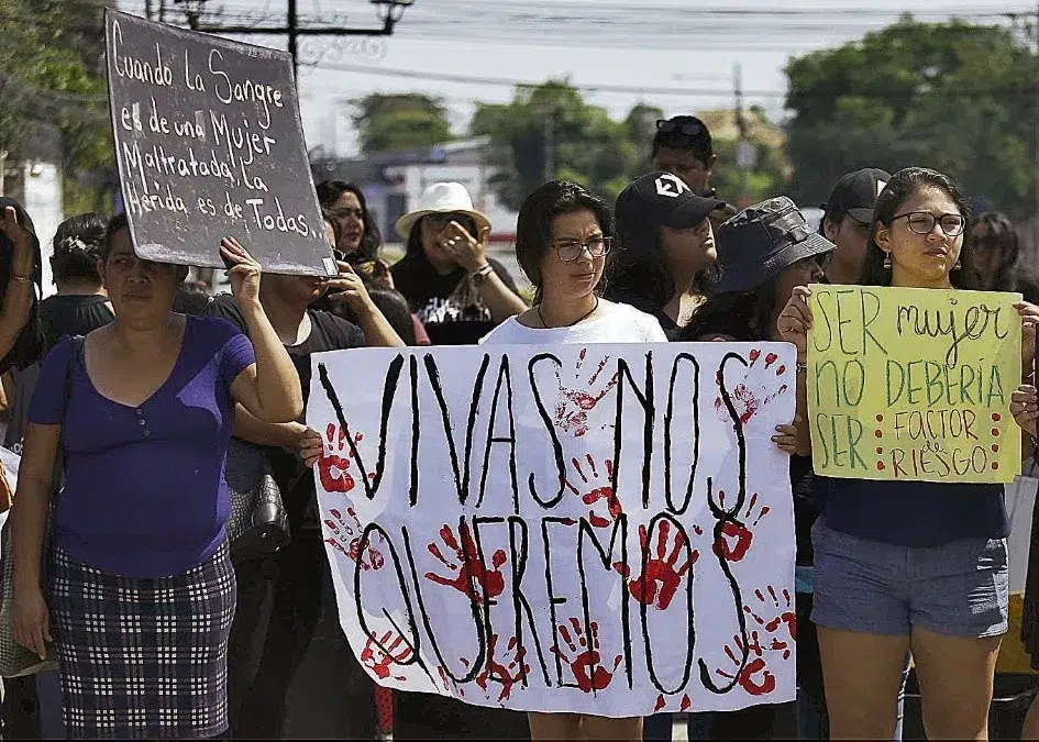 Violence against women in El Salvador has increased in the last year- Violencia contra la mujer en El Salvador aumentó en el último año