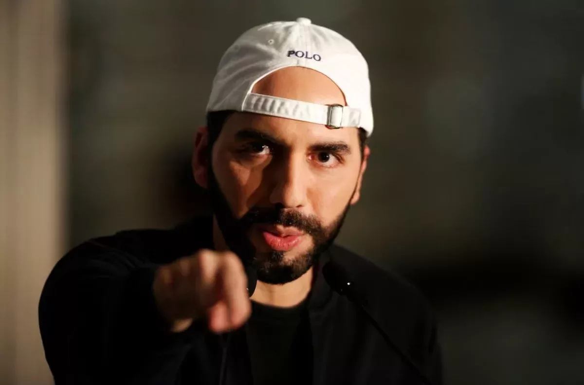 Nayib Bukele: Authoritarian, Abusive, and Extremely Popular — Nayib Bukele: autoritario, abusivo y extremadamente popular