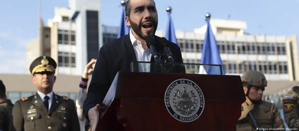 APES Accuses Nayib Bukele of “Criminalizing” Journalists — APES señala a Nayib Bukele de “criminalizar” a periodistas