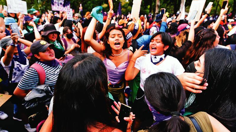 Eight out of Ten Young People Believe the Government Doesn’t Listen to Them — Ocho de cada diez jóvenes opina que el gobierno no les escucha