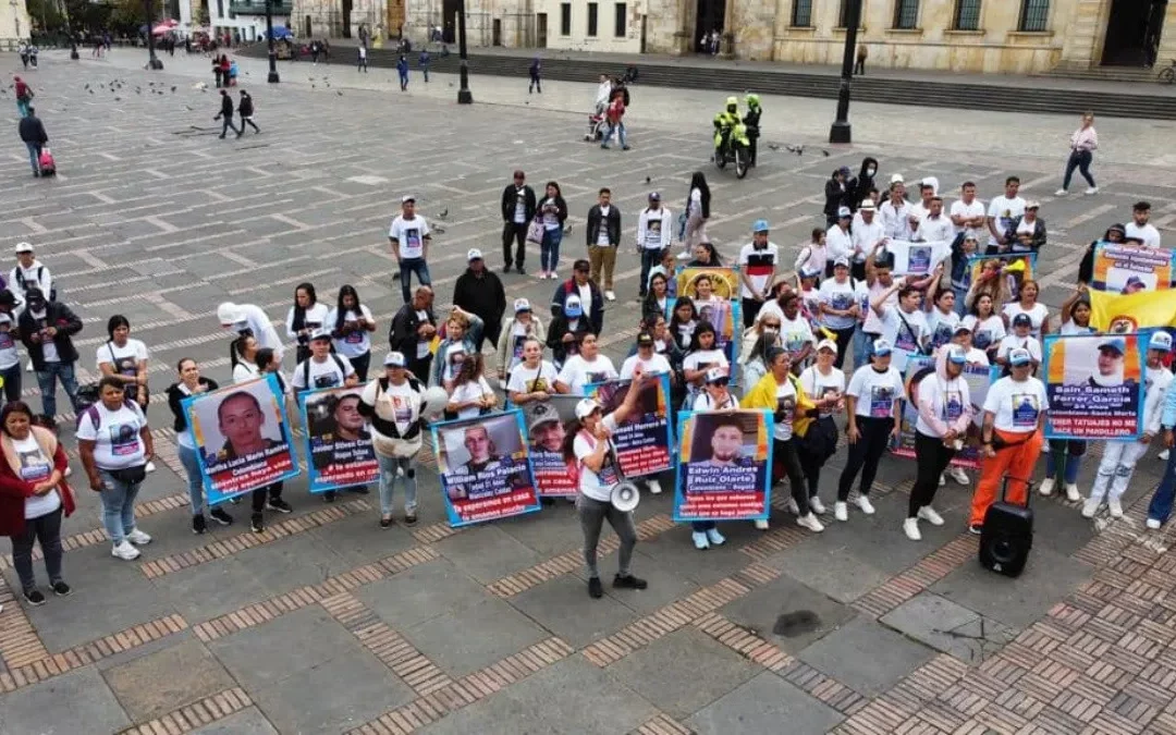Families Hold New March in Colombia for Foreigners Captured in State of Emergency in El Salvador — Familias realizan nueva marcha en Colombia por extranjeros capturados en régimen de El Salvador