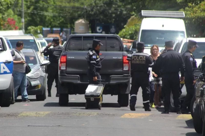 Residents of La Campanera Claim Police Refused to Search for Missing Minor — Habitantes de La Campanera reclaman que PNC no quiso buscar a menor desaparecida