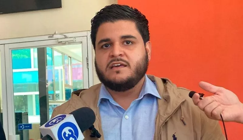 Councilman Silva Reports Receiving Threats and Being Followed — Concejal Silva denuncia haber recibido amenazas y seguimientos