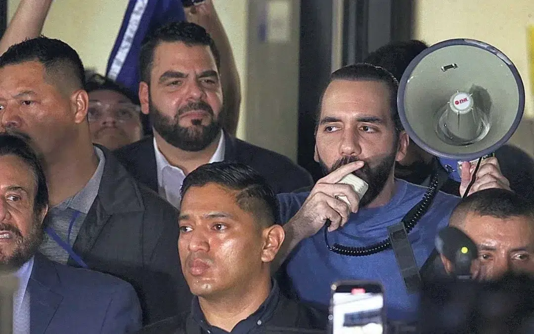 Nayib Bukele Registers to Seek Unconstitutional Re-election — Nayib Bukele se inscribe para buscar la reelección inconstitucional