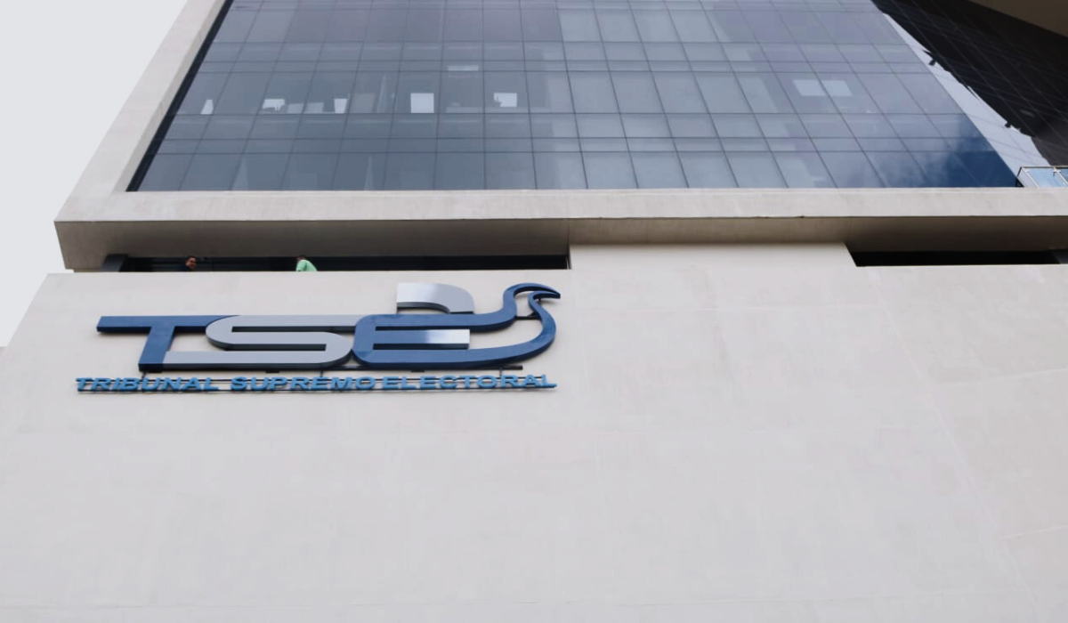 TSE acted in complicity with the president’s dictatorial project: lawyers — TSE actuó en complicidad con el proyecto dictatorial del presidente: abogados