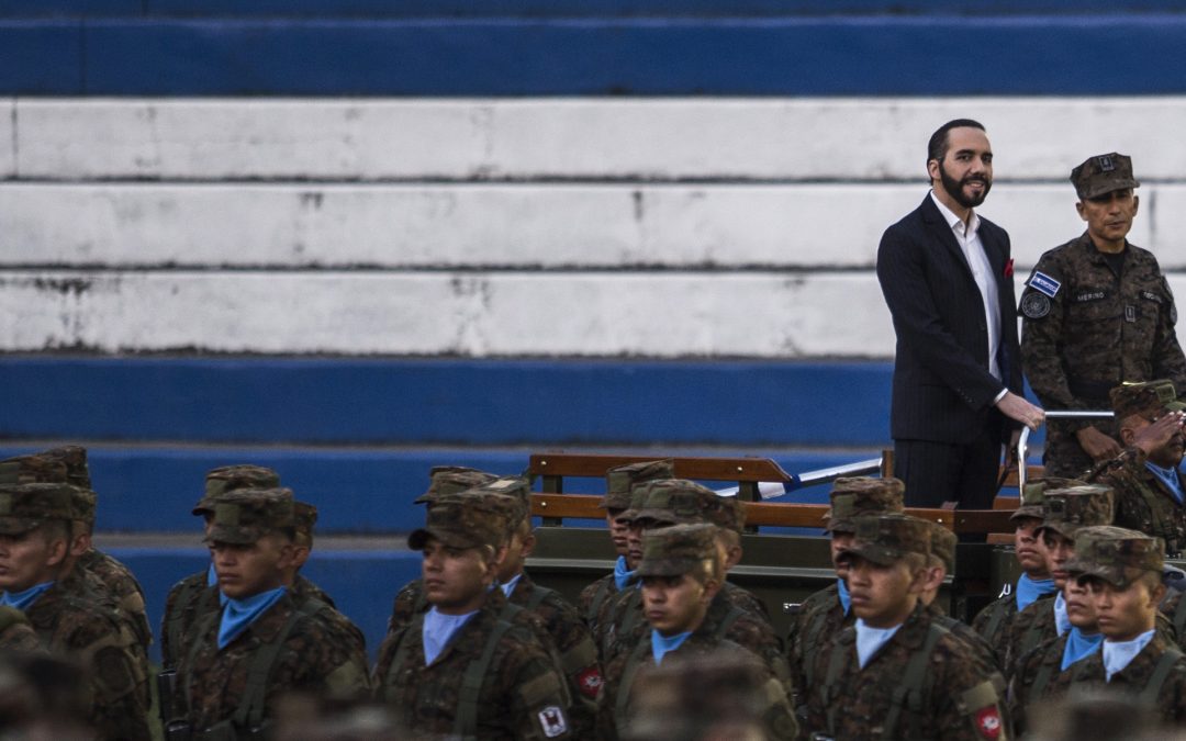 United States Forces Bukele to Back Down and Woos Him with Economic Improvement — Estados Unidos obliga Bukele a retroceder y lo seduce con mejorar su economía
