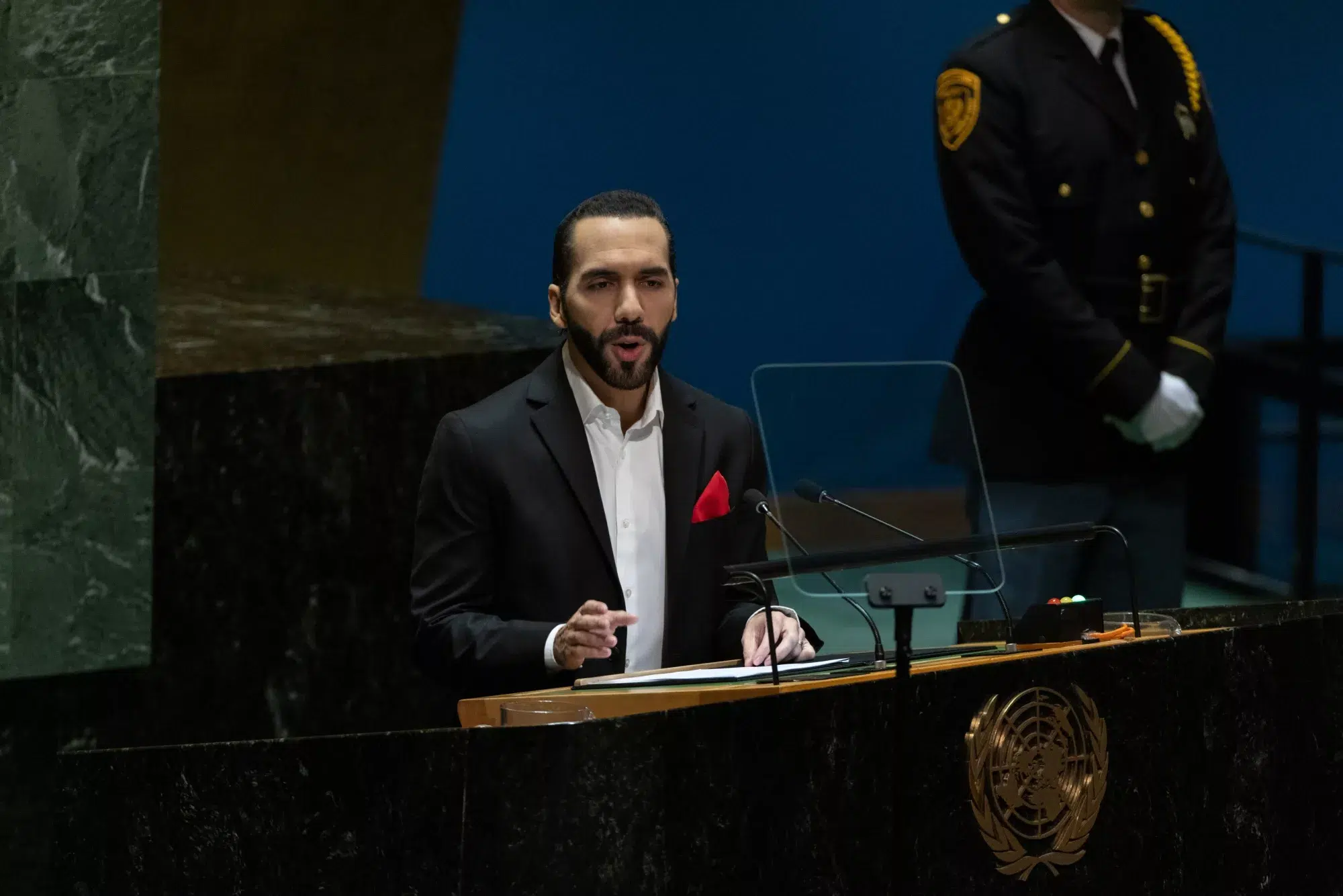 El Salvador’s Fovial Shelves $500 Million Junk Bond Sale — Fovial desiste de la venta de bonos basura de $500 millones