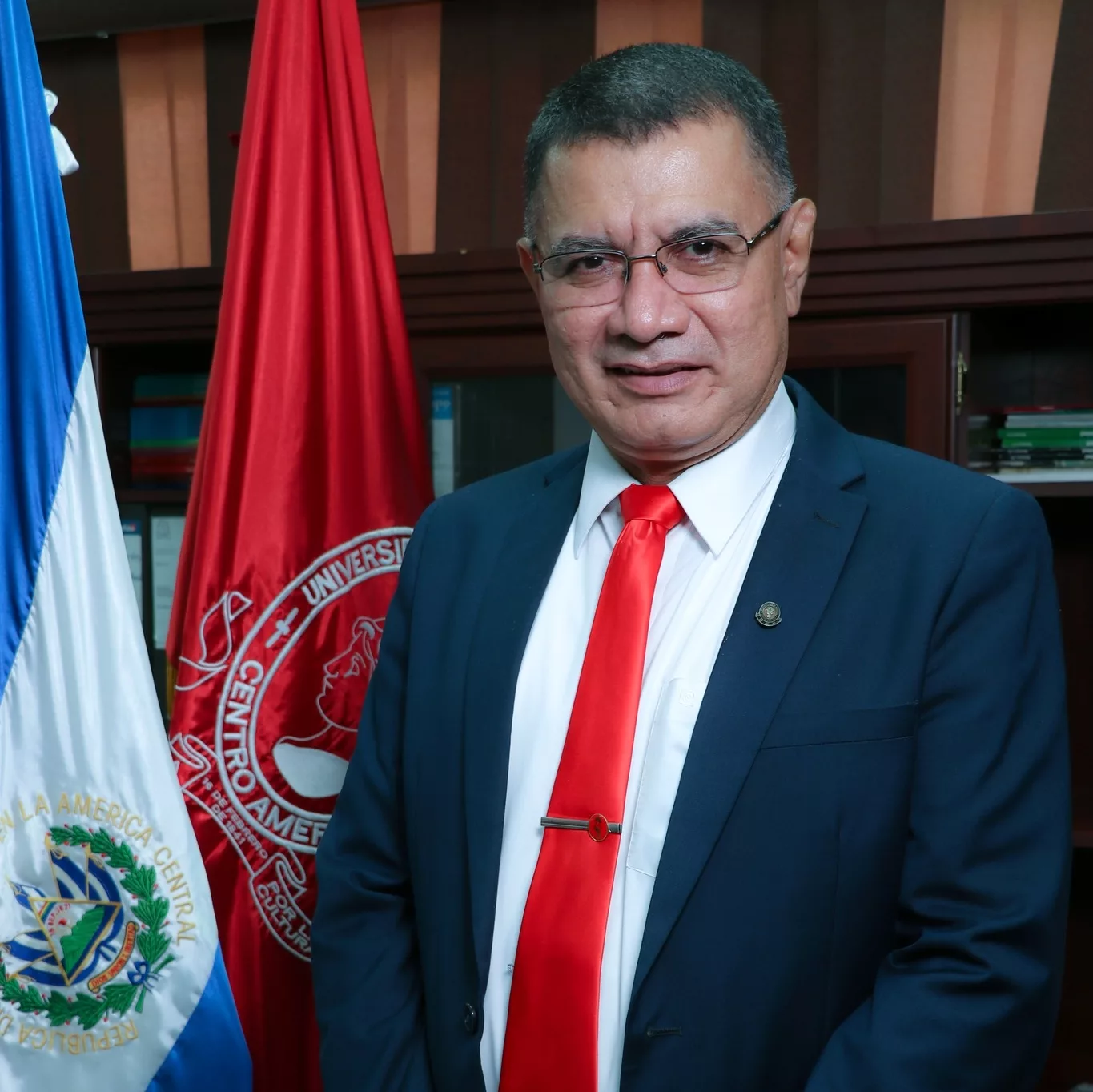 UES Rector says government owes them $43 million — Rector UES dice que gobierno les adeuda $43 millones