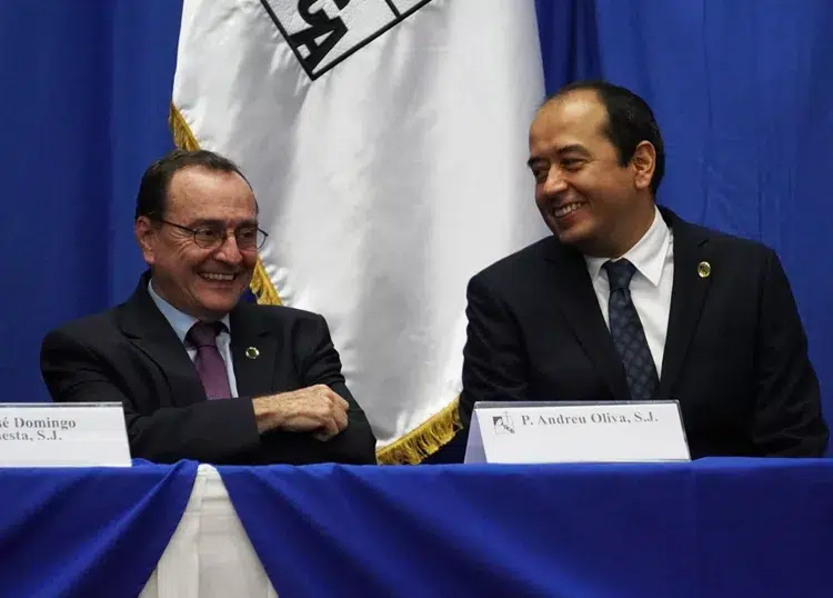 P. Mario Cornejo assumes UCA’s rectorship — P. Mario Cornejo asume la rectoría