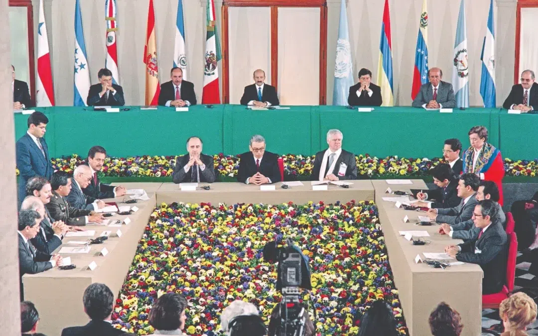Young people highlight the achievements of the Peace Accords after 32 years — Jóvenes destacan los logros de los Acuerdos de Paz a 32 años