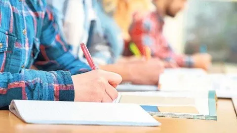 El Salvador regresses in freedoms and higher education — El Salvador retrocede en libertades y educación superior