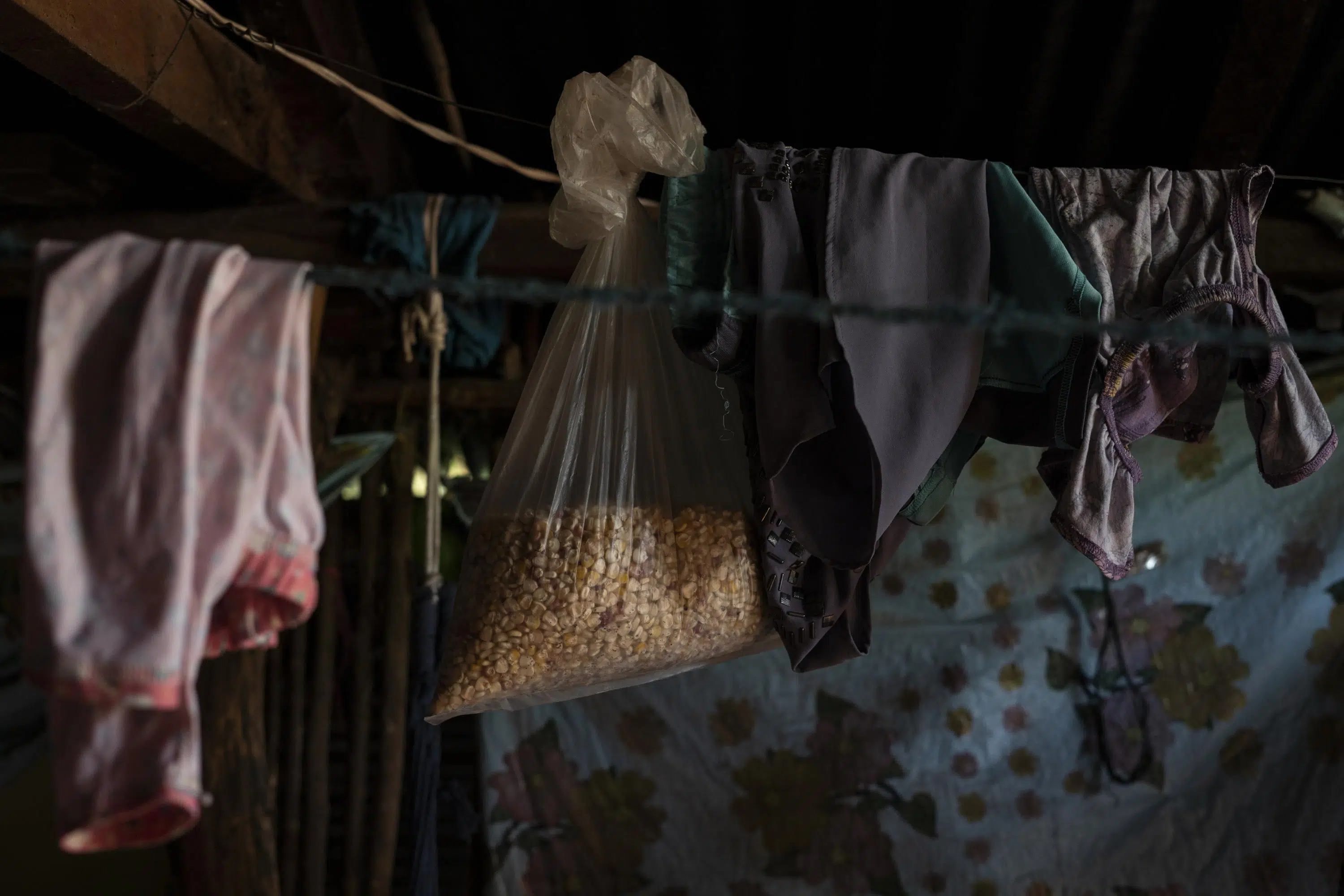 Nearly One Million Salvadorans on the Verge of Starvation — Casi un millón de salvadoreños al borde de la hambruna