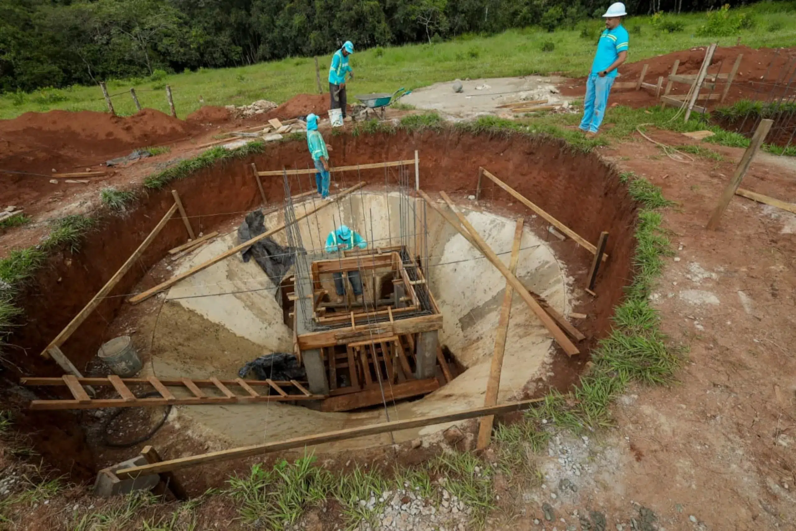 DOM overpowers the Ministry of Environment and obtains permission without public consultation for a wastewater treatment plant in El Mozote — La DOM doblega a Medio Ambiente y consigue permiso sin consulta pública para planta de aguas negras en El Mozote