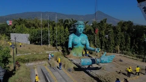 “The Monument to Reconciliation was brutally removed with the applause of many. That it is a lack of respect”: Cardinal Rosa Chavez — “Se quitó el Monumento a la Reconciliación de forma brutal y con aplausos de mucha gente, es una falta de respeto”: cardenal Rosa Chávez