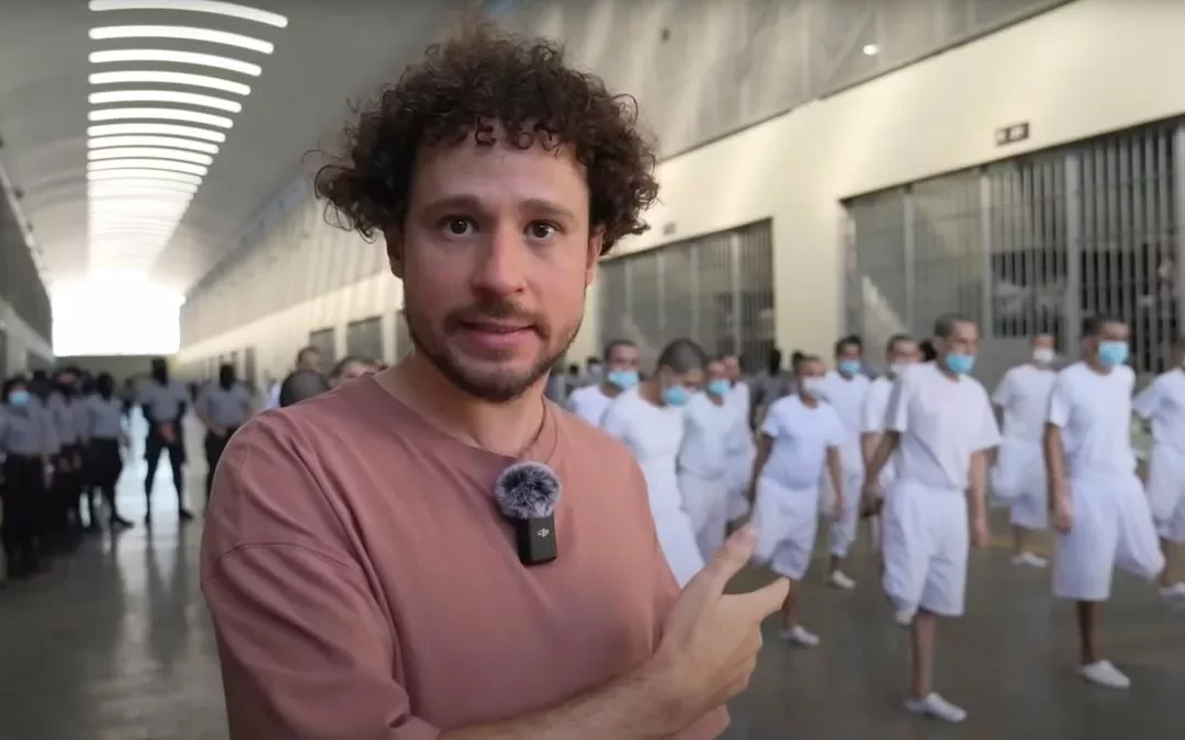 Trivializing Bukele’s ‘Alcatraz’: the new controversy of Luisito Comunica — Frivolizar el ‘Alcatraz’ de Bukele: la nueva polémica de Luisito Comunica