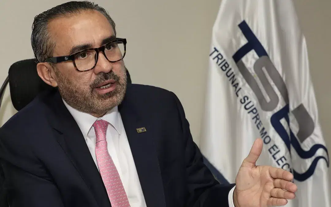 Noel Orellana avoids discussing hiring of former presidential official as head of IT at Supreme Electoral Tribunal — Noel Orellana evita argumentar la contratación de exfuncionario de Capres como jefe de informática del TSE