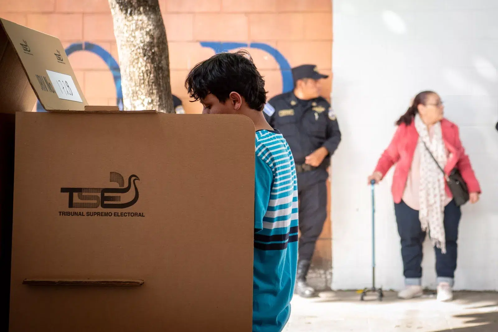 Transmission Failure Forces TSE to Repeat Vote Counting — Fracaso en la transmisión de resultados obliga al TSE a repetir conteo de votos