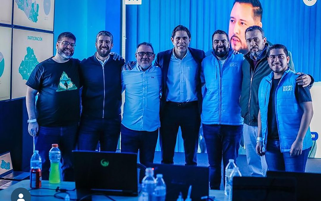 Bukele set up his own data transmission center led by Lester Toledo — Bukele montó su propio centro de transmisión de datos liderado por Lester Toledo