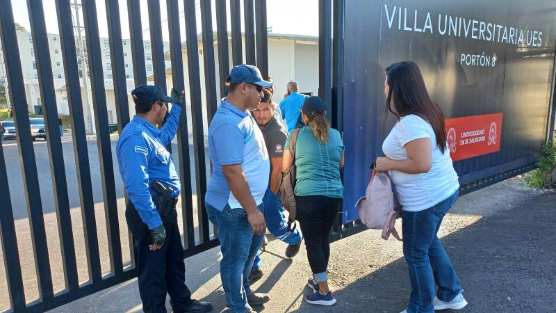 Student movements condemn political actions at University of El Salvador — Movimientos estudiantiles condenan acciones políticas en la UES