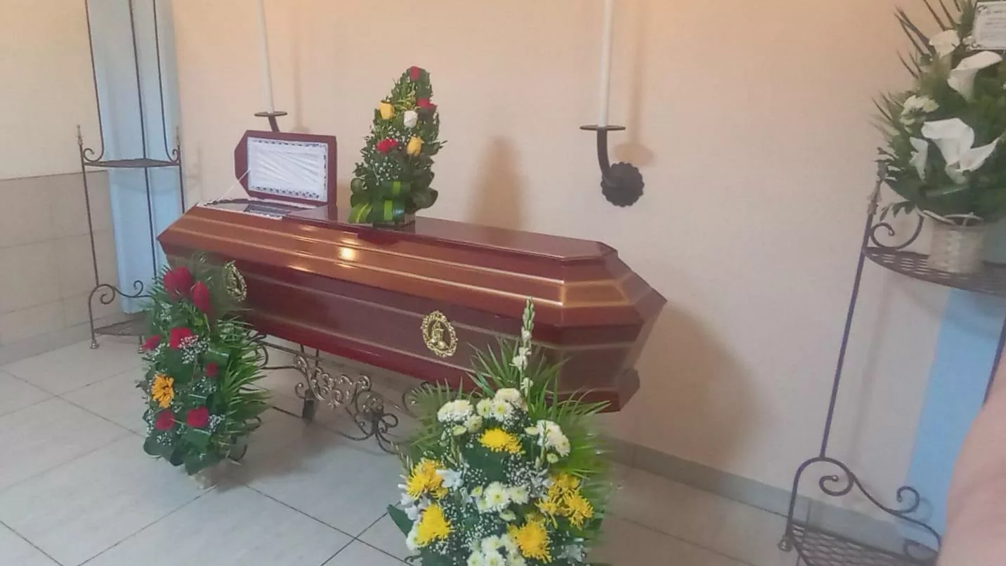“We were handed a skeleton, almost mummified,” says wife of deceased prisoner under state of emergency — “Nos entregaron un esqueleto, casi disecado”, dice esposa de privado de libertad fallecido en régimen de excepción