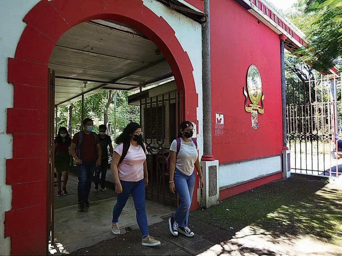 University of El Salvador urges Government to catch up with the budget and fears facing legal actions for $19 million debt with suppliers — UES urge al Gobierno ponerse al día con el presupuesto y teme enfrentar acciones legales por deuda de $19 millones con proveedores