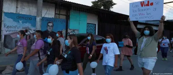 El Salvador: “Criminalization” of Searching Mother Denounced — El Salvador: denuncian “criminalización” de madre buscadora