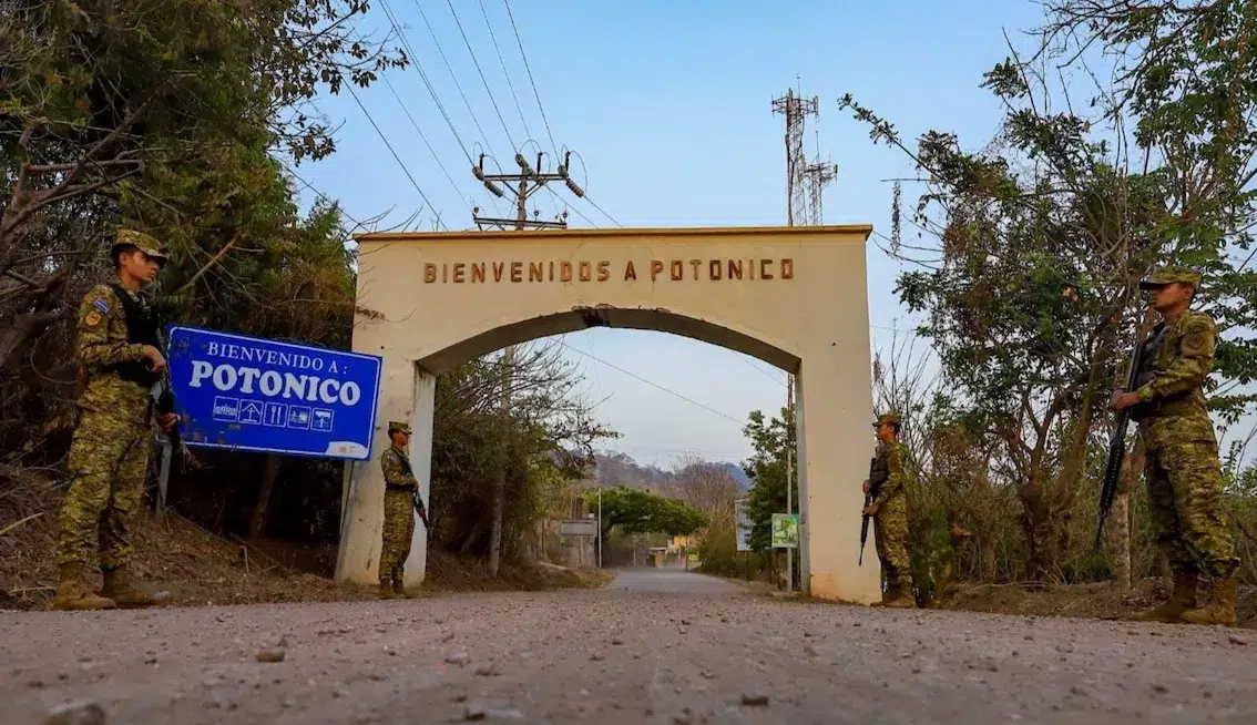 4 Human Rights Defenders Detained in Chalatenango Siege — Detienen a 4 defensores de DDHH en Chalatenango