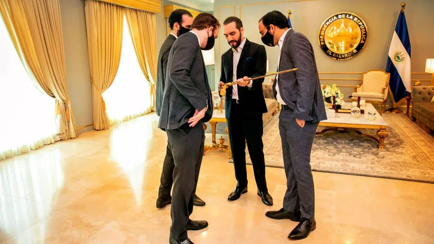 Challenges of Nayib Bukele’s Second Term and the Key Players in an Increasingly Narrow Circle of Trust — Los desafíos del segundo mandato de Nayib Bukele y las piezas clave de un círculo de confianza cada vez más reducido