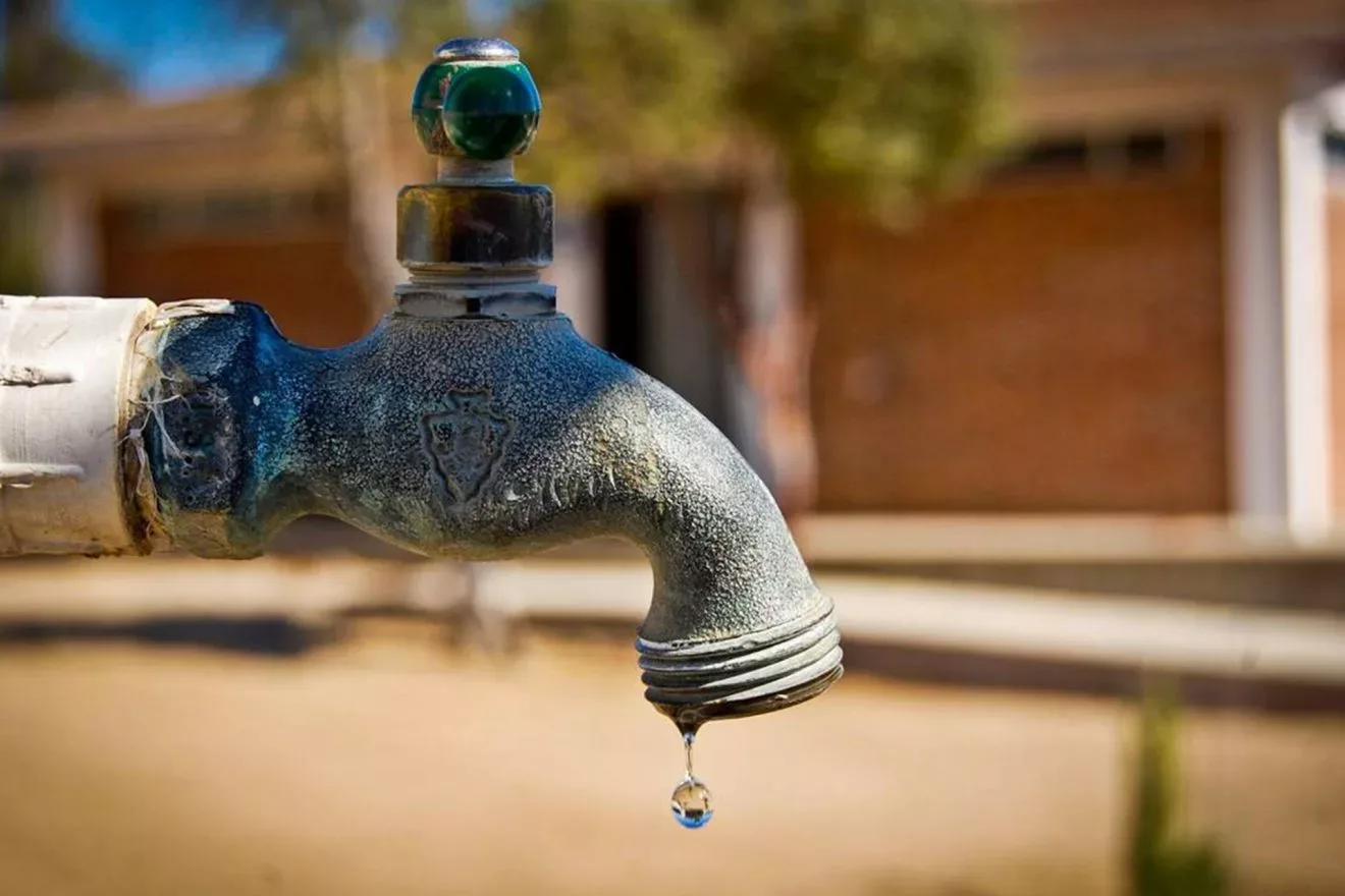 Climate change dried up 10 wells supplying Capital, warns ANDA — Cambio climático secó 10 pozos que abastecen al gran San Salvador, advierte ANDA