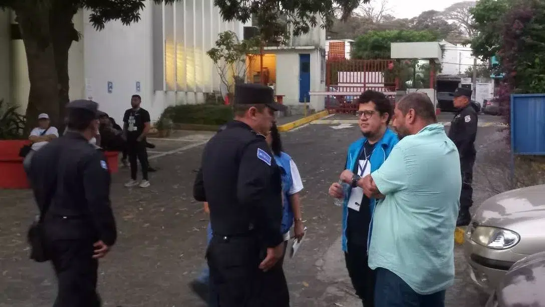 Journalists Evicted from Voting Centers Due to Alleged TSE Document — Hubo desalojo de periodistas en centros de votación, por supuesto documento del TSE
