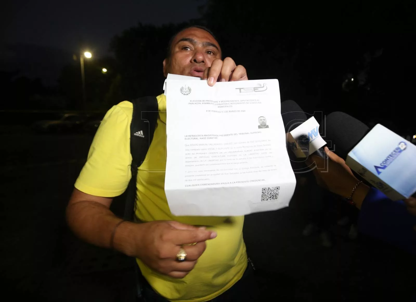 Citizens participate in municipal and PARLACEN elections, report incidents at polling centers and low voter turnout — Ciudadanos participan en elecciones municipales y PARLACEN, reportan incidentes en centros de votación y poca afluencia de electores