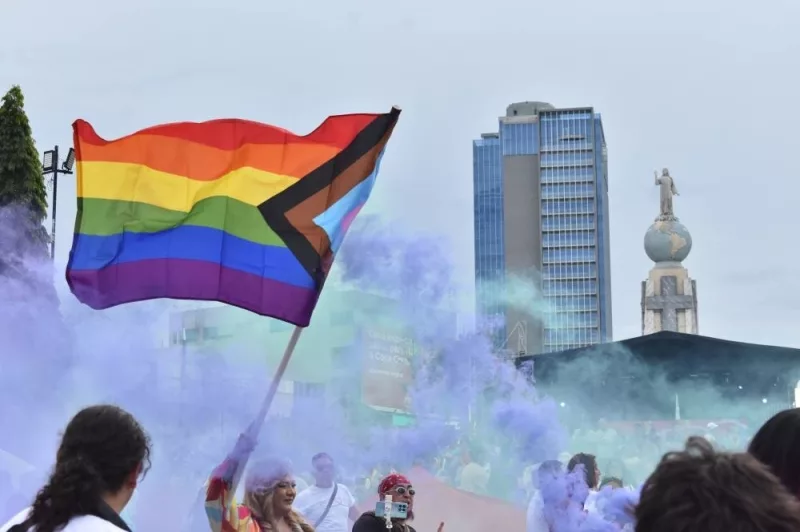 LGBTIQ+ Community Warns that Hate Speech Against Them Will Increase Crimes and Decrease Health Assistance — Comunidad LGBTIQ+ advierte que discurso de odio en su contra aumentará crímenes y disminuirá la asistencia en salud