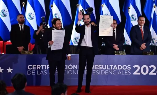 Félix Ulloa Foresees Possible Constitutional Reform for Indefinite Presidential Reelection — Félix Ulloa prevé posible reforma a Constitución por reelección presidencial indefinida