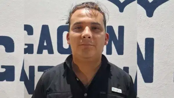 Suspected gang member linked to police officer’s death recaptured — Recapturan a supuesto pandillero vinculado a muerte de policía