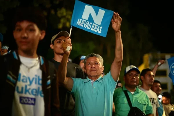 “We are migrating to a hegemonic party system”: Eduardo Escobar — “Se va migrando a un sistema de partido hegemónico”: Eduardo Escobar