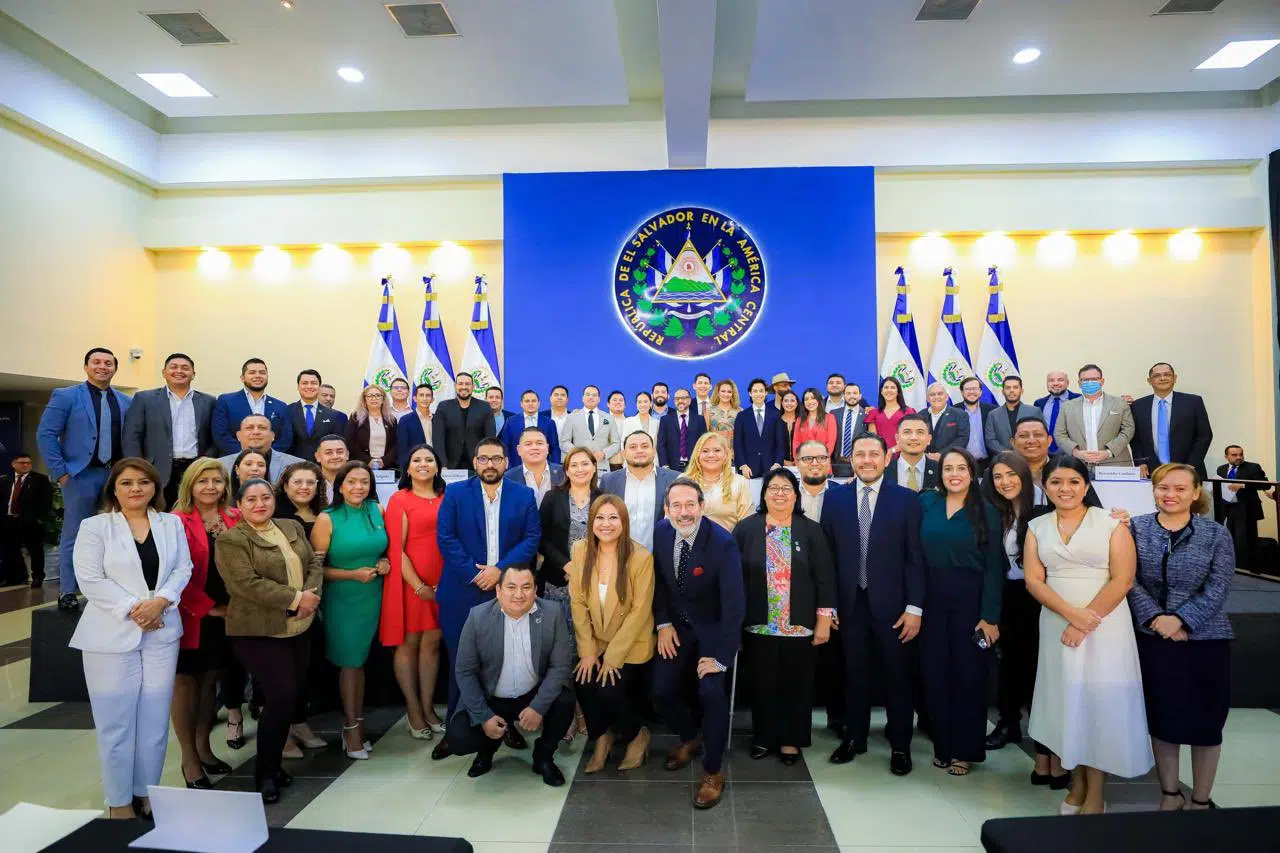 Organizations Reject “Hasty” Constitutional Reform — Organizaciones rechazan “precipitada” reforma a la Constitución