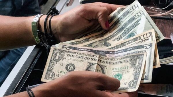El Salvador Without Restored Reserves on March 2024 — El Salvador sin restablecer reservas a marzo de 2024