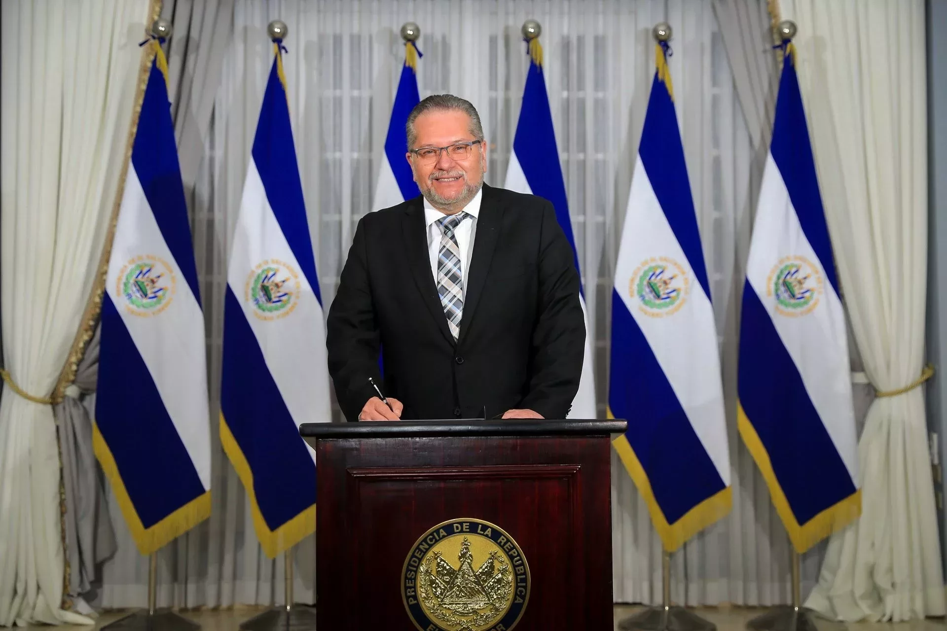 El Salvador’s Minister of Agriculture Óscar Guardado Resigns — Renuncia ministro de Agricultura de El Salvador, Óscar Guardado