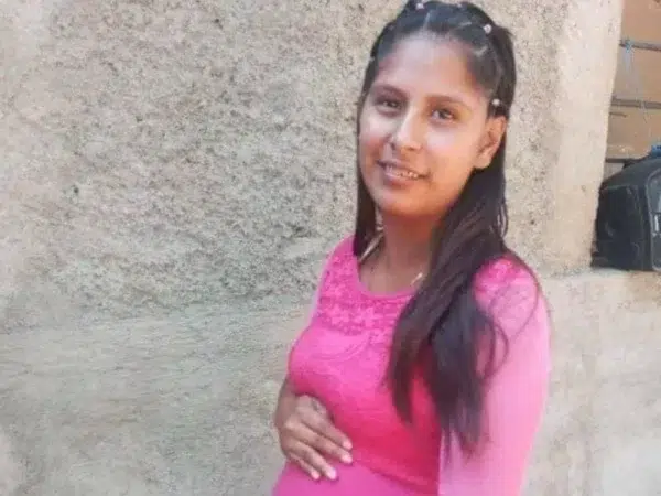 Selena went from being a victim of domestic violence to a victim of the state of exception — Selena pasó de ser víctima de violencia intrafamiliar a ser víctima del régimen de excepción