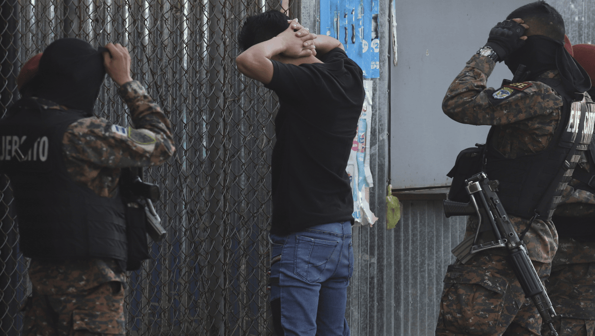 6,305 Human Rights Violations Reported During State of Exception in El Salvador — Registran 6,305 vulneraciones a diversos derechos humanos durante régimen de excepción en El Salvador