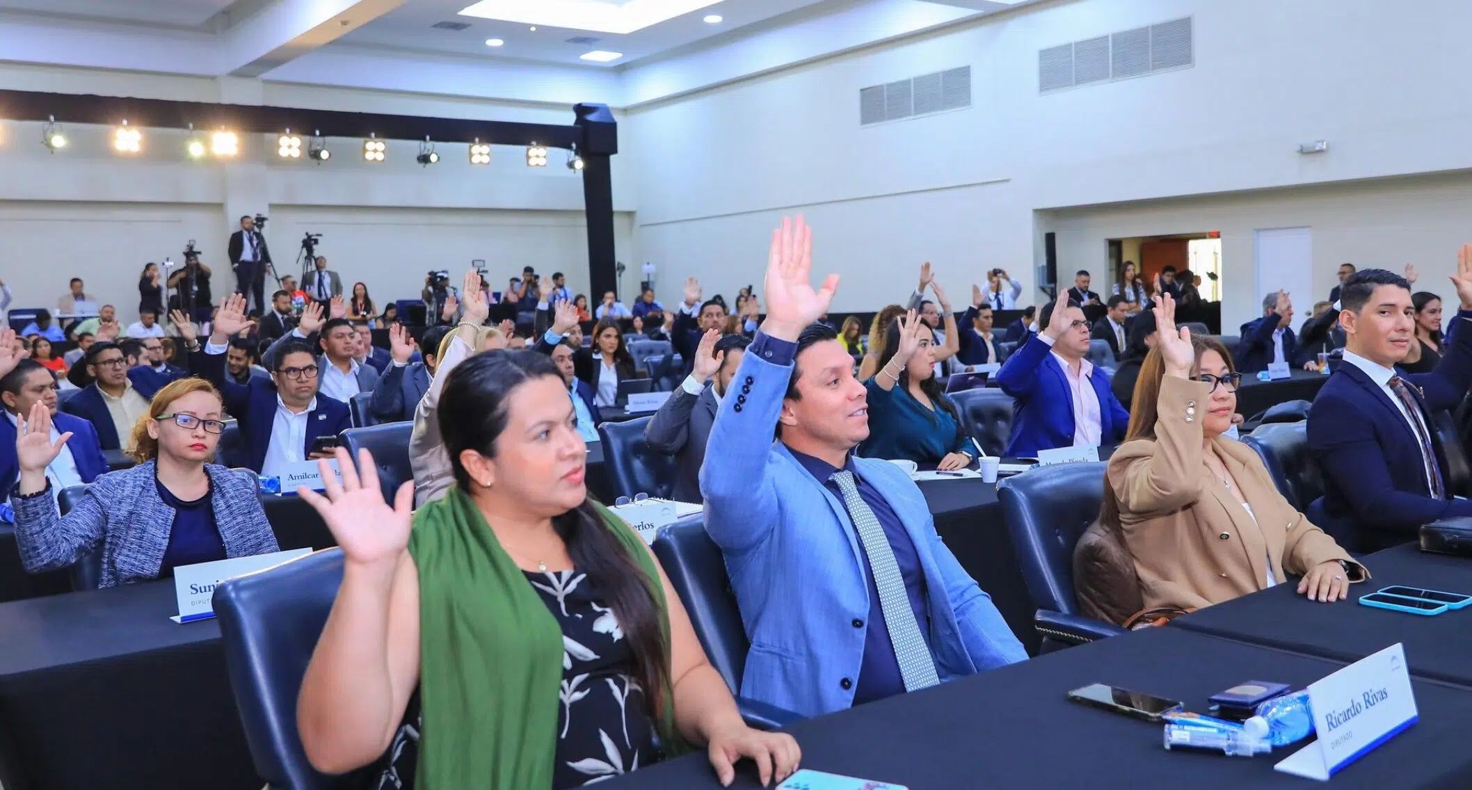 El Salvador: Changes in the process to reform the Constitution generate debate — El Salvador: Cambios en el proceso para reformar la Constitución generan debate
