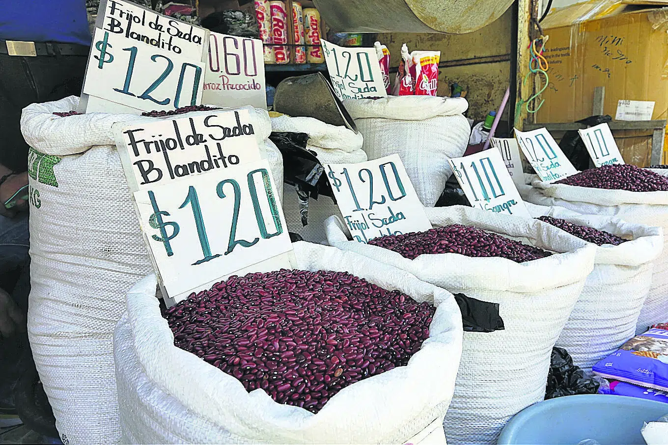 Inflation in El Salvador rose again in April after several months of declines. How much was it? — La inflación en El Salvador volvió a subir en abril tras varios meses de bajas ¿de cuánto fue?