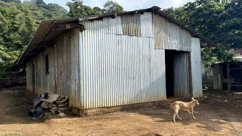 Government fails to fulfill promise to build a school in Apaneca — Gobierno sin cumplir la promesa de construir una escuela en Apaneca